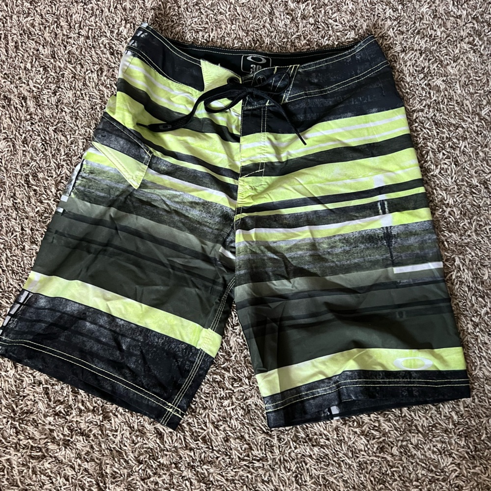 Oakley Board Shorts Men NWOT
